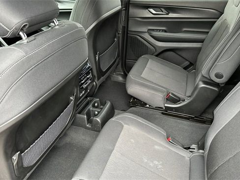 Certified 2023 Jeep Grand Cherokee L Laredo w/ Trailer Tow Group (B) image 14