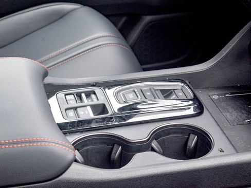 Used 2025 Honda Pilot TrailSport image 9