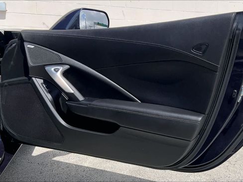 Used 2015 Chevrolet Corvette Stingray Coupe RWD image 27