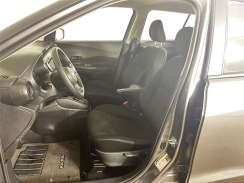 Used 2023 Nissan Kicks S image 11