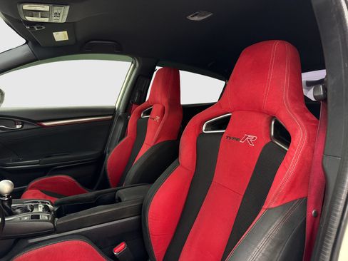 Used 2018 Honda Civic Type R image 15