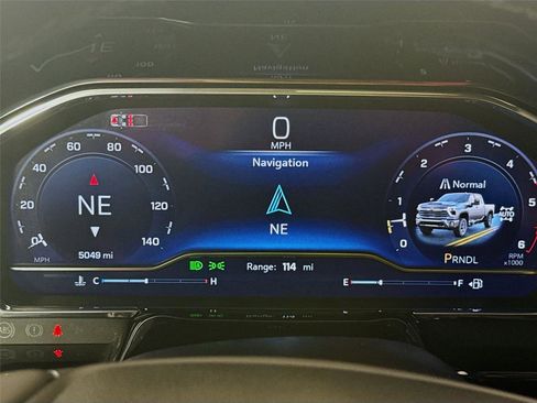 Used 2025 Chevrolet Silverado 2500 LTZ w/ LTZ Convenience Package image 4