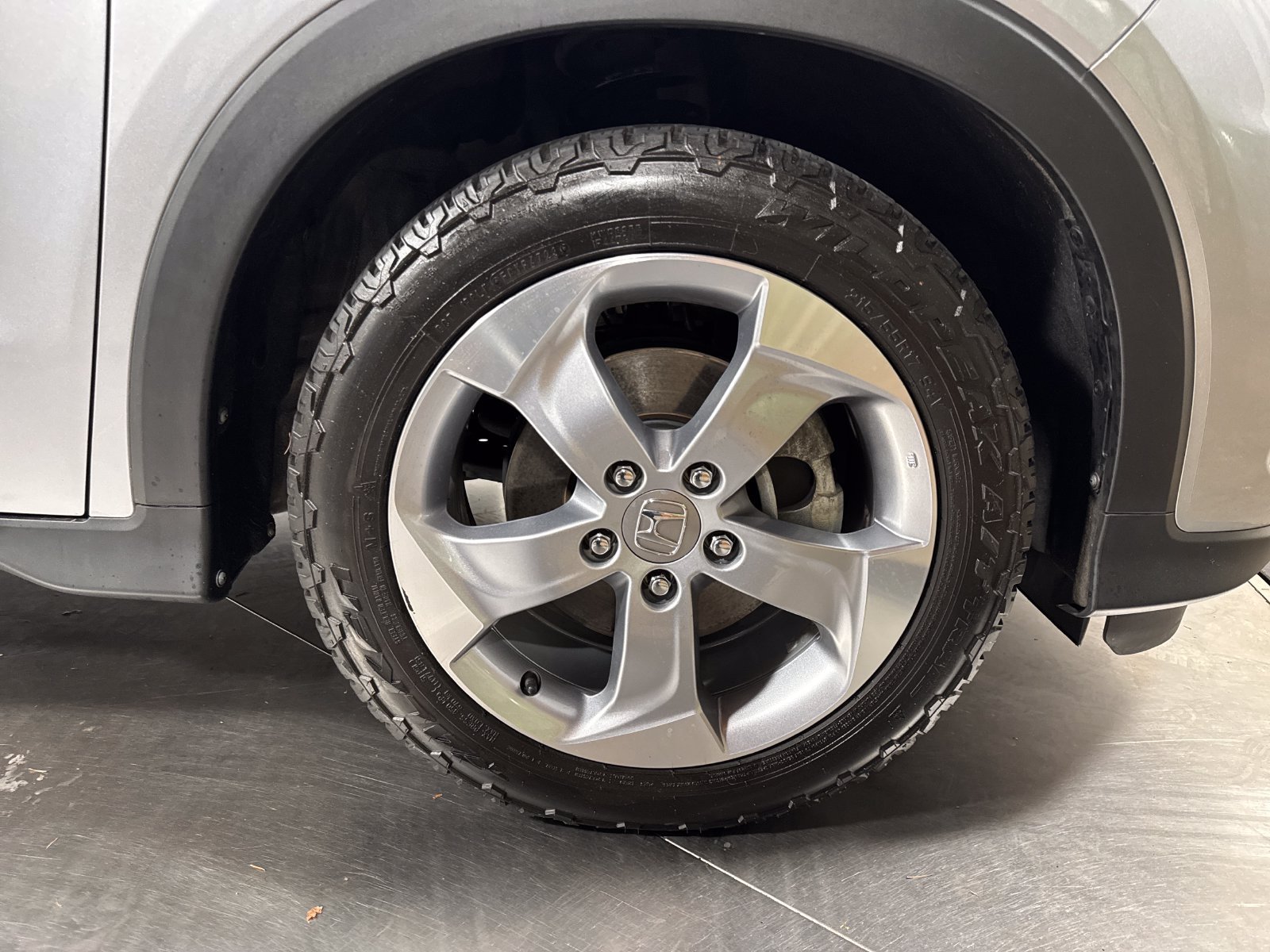 Certified 2019 Honda HR-V LX image 2