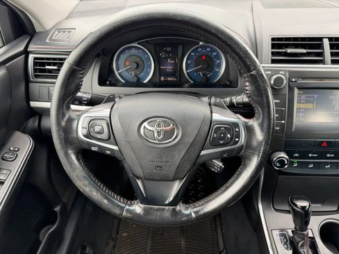 Used 2017 Toyota Camry SE image 15