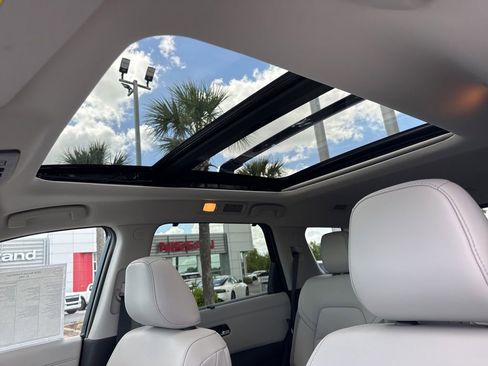 New 2026 Nissan Pathfinder SL w/ SL Premium Package FWD image 12