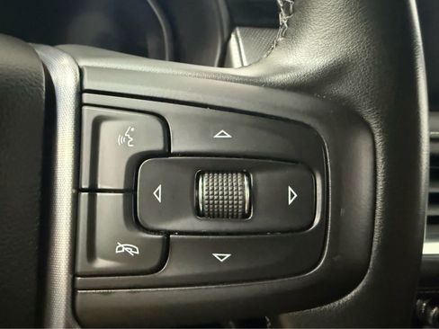 Used 2023 GMC Yukon XL SLT AWD/4WD image 19