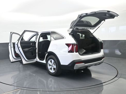 Used 2025 Kia Sorento LX FWD image 72