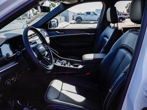 New 2026 Jeep Grand Cherokee L Limited image 21