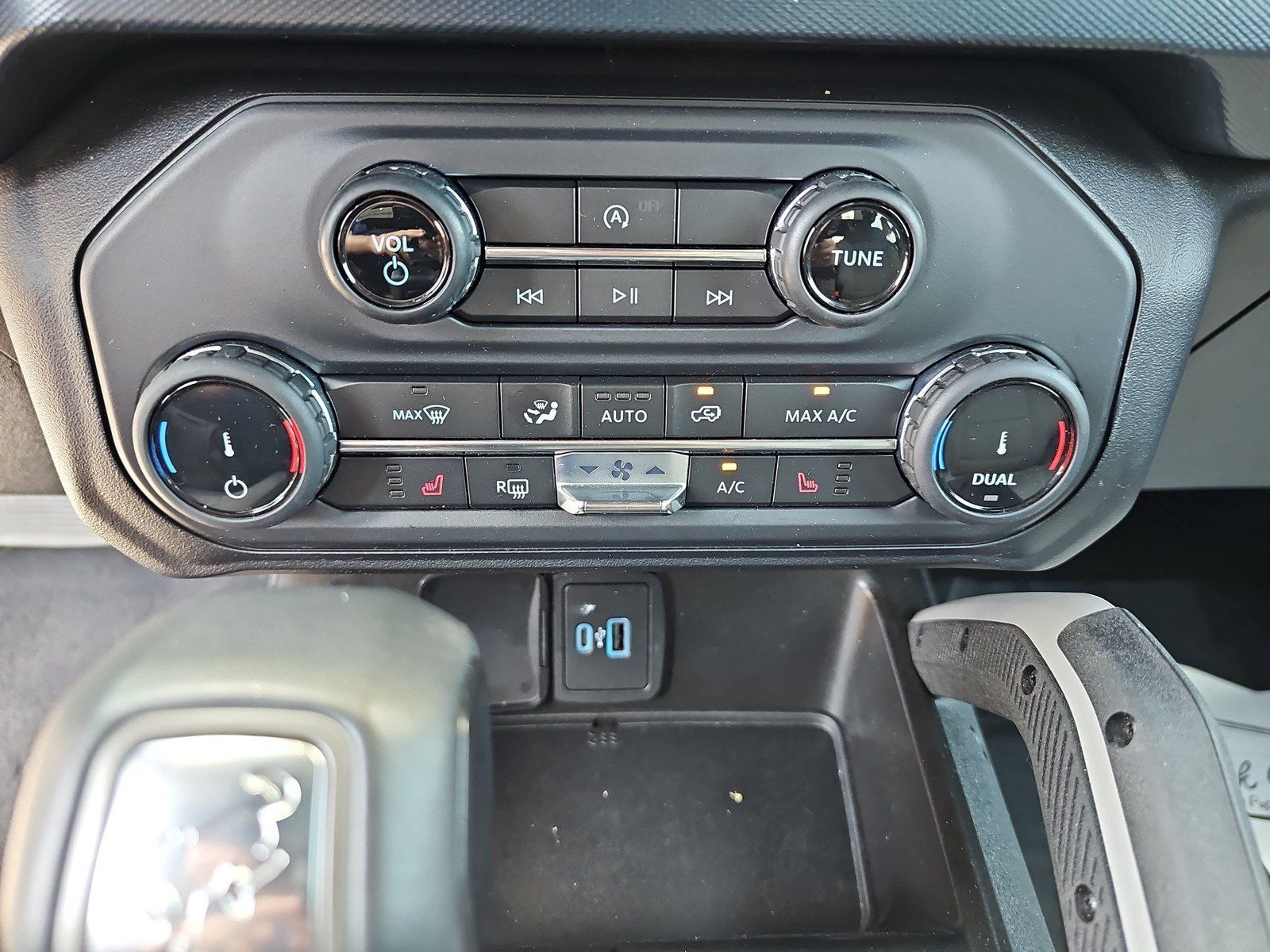 Used 2022 Ford Bronco Outer Banks AWD/4WD image 25