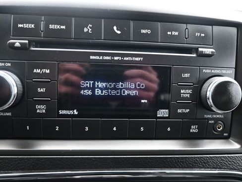 Used 2016 Dodge Grand Caravan SE image 11