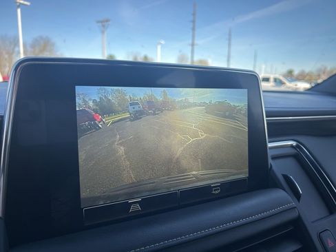 Used 2023 GMC Yukon SLT image 17