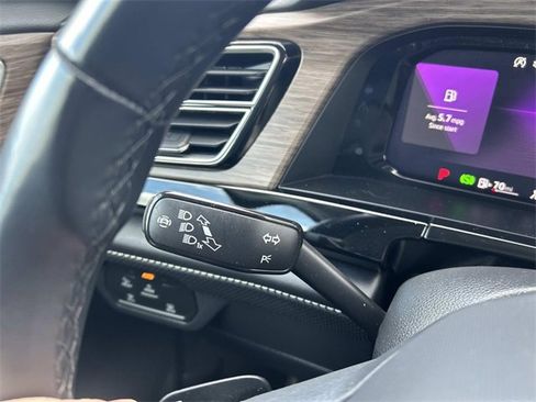 Used 2024 Volkswagen Atlas SEL Premium R-Line image 27