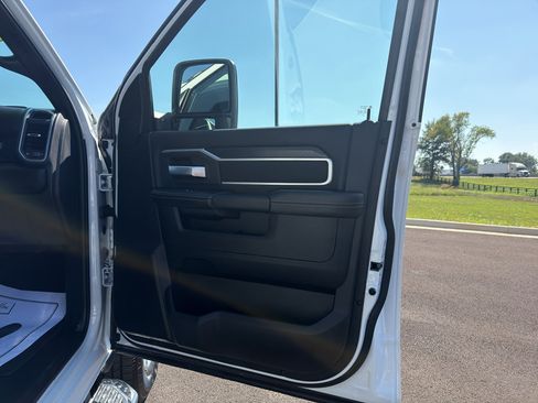 Certified 2026 RAM 2500 Big Horn AWD/4WD image 18