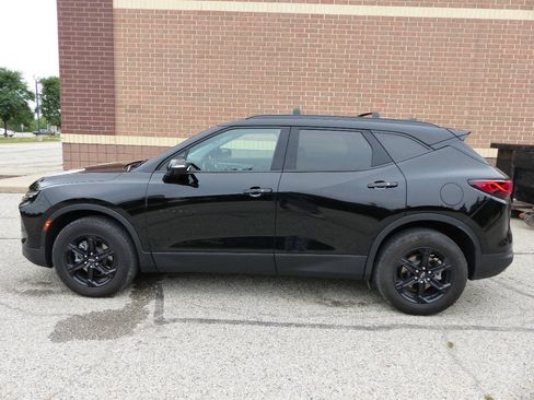Used 2023 Chevrolet Blazer LT w/ Sound & Technology Package FWD image 6