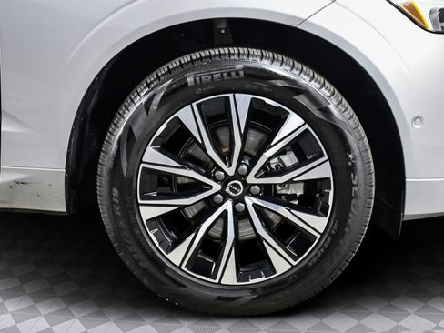 Used 2025 Volvo XC60 B5 Plus image 28