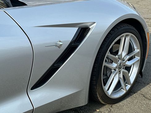 Used 2019 Chevrolet Corvette Stingray Convertible w/ 2LT Preferred Equipment Group image 18