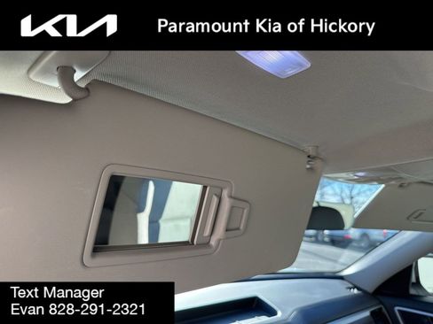 Used 2023 Volkswagen Atlas SE image 31