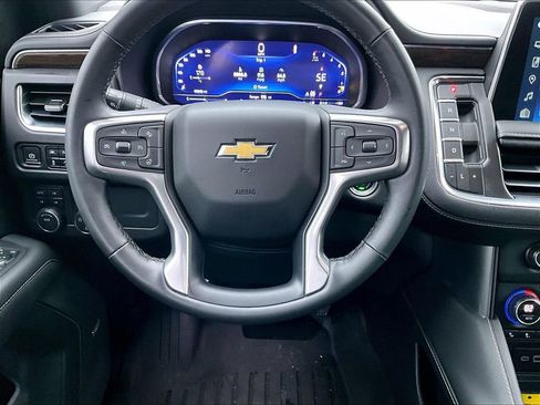 Certified 2023 Chevrolet Suburban Premier image 12