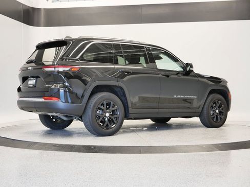 Certified 2023 Jeep Grand Cherokee Limited image 48