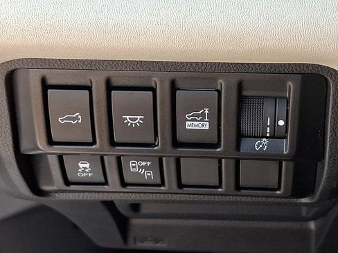 Used 2022 Subaru Ascent Limited AWD/4WD image 24