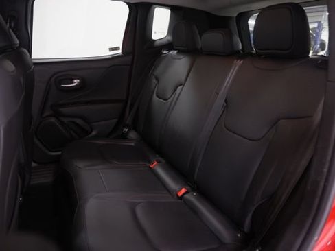 Used 2023 Jeep Renegade Trailhawk w/ Trailhawk Elite Group AWD/4WD image 30