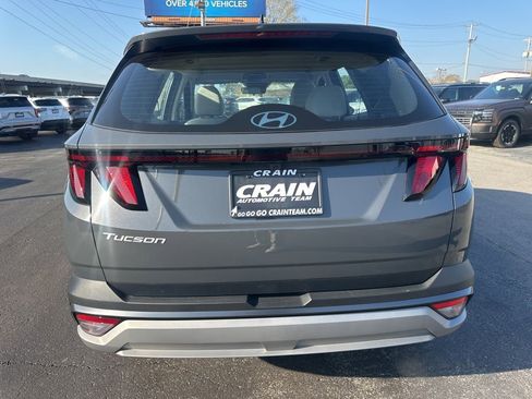Used 2025 Hyundai Tucson SE image 5