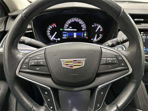 Used 2018 Cadillac XT5 Luxury w/ Driver Awareness Package image 10