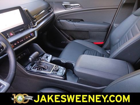Used 2025 Kia Sportage SX image 26