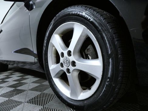 Used 2004 Toyota Solara SLE FWD image 2