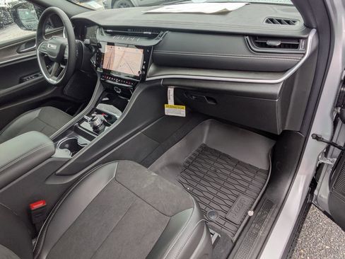 New 2026 Jeep Grand Cherokee Altitude AWD/4WD image 26
