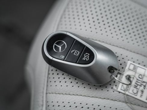 Used 2023 Mercedes-Benz EQS 580 4MATIC SUV image 39