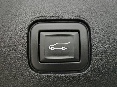 Used 2024 Cadillac Lyriq Tech AWD/4WD image 33