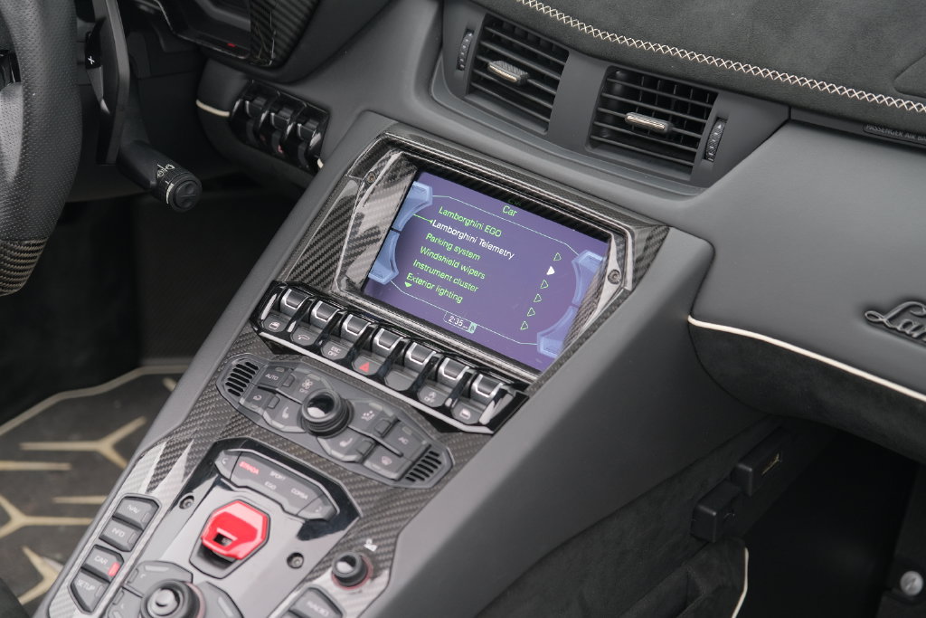 Used 2021 Lamborghini Aventador SVJ AWD/4WD image 36