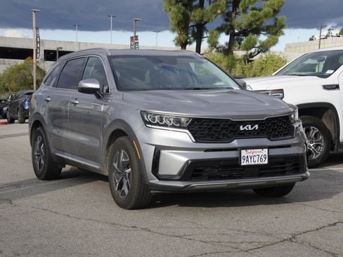 Used 2022 Kia Sorento S image 2