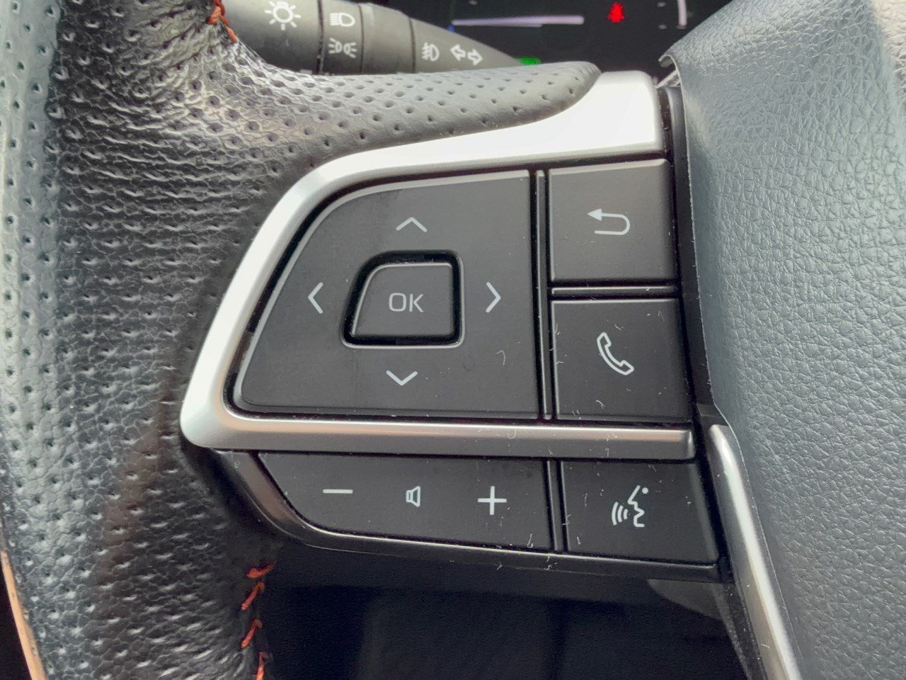 Used 2024 Toyota Sienna XSE FWD image 18
