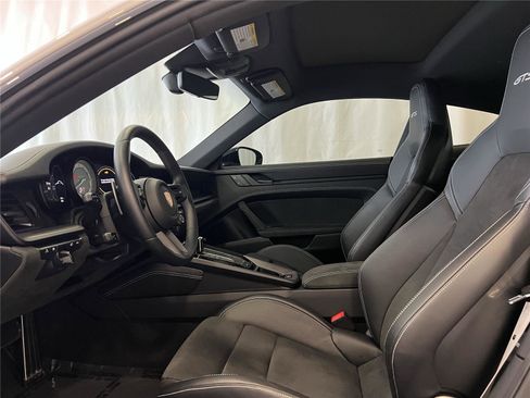 Certified 2024 Porsche 911 Carrera GTS image 5