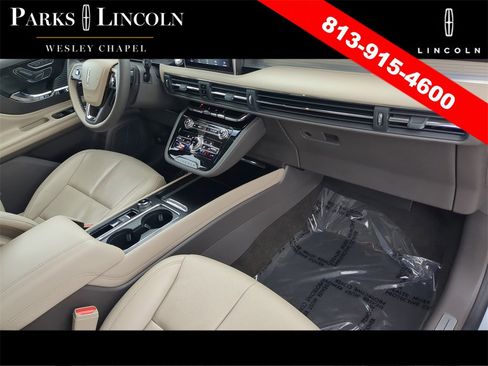 Certified 2022 Lincoln Corsair FWD w/ Equipment Group 101A image 10