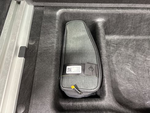 Used 2024 Rivian R1S Adventure AWD/4WD image 34