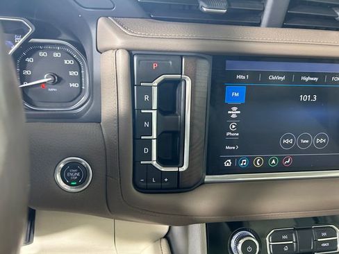 Used 2021 GMC Yukon Denali w/ Denali Premium Package image 21