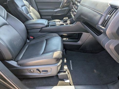 Used 2024 Nissan Pathfinder SL image 21