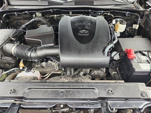 Used 2022 Toyota Tacoma SR5 image 31