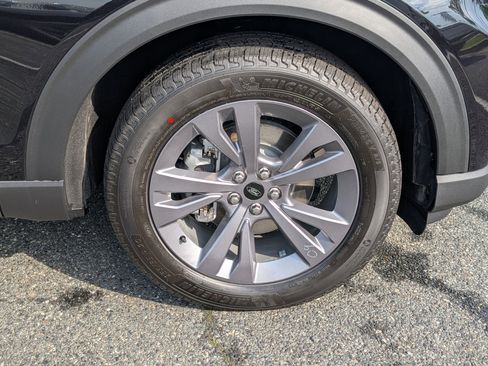 New 2025 Ford Explorer Active w/ Active Comfort Package image 6