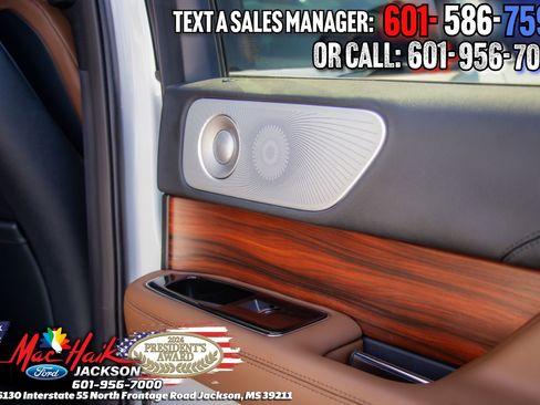 Used 2024 Lincoln Navigator Reserve AWD/4WD image 18