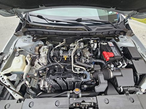 Used 2024 Nissan Altima 2.5 SV FWD image 31