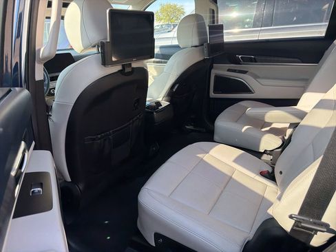 Used 2023 Kia Telluride SX image 8