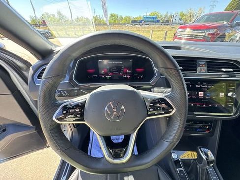 Used 2022 Volkswagen Tiguan SE R-Line AWD/4WD image 12