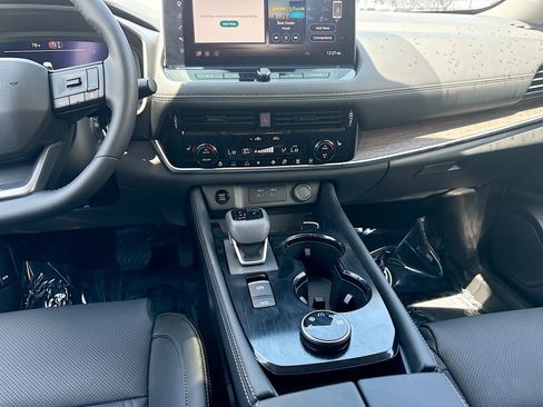 Used 2026 Nissan Rogue Platinum w/ Platinum Premium Package AWD/4WD image 19