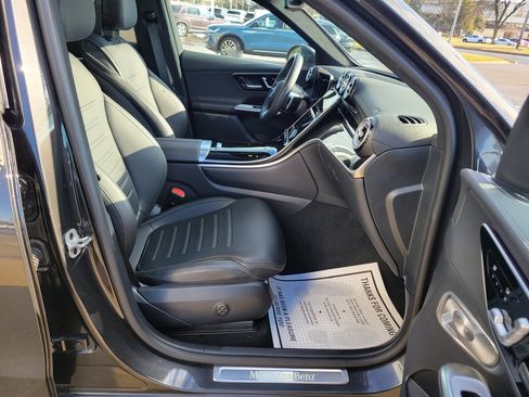 Used 2025 Mercedes-Benz GLC 300 4MATIC image 14