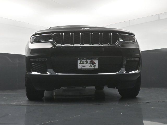 Used 2025 Jeep Grand Cherokee L Limited w/ Trailer Tow Package AWD/4WD image 19
