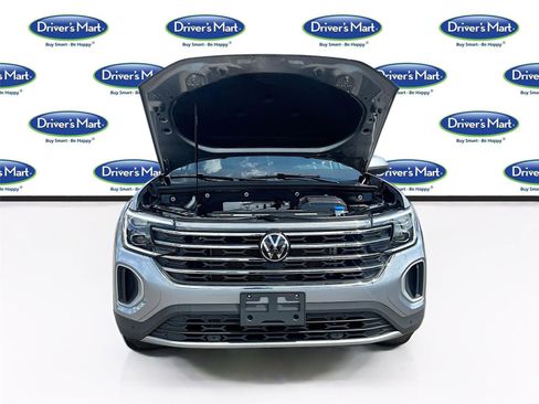 Used 2025 Volkswagen Atlas SE image 33